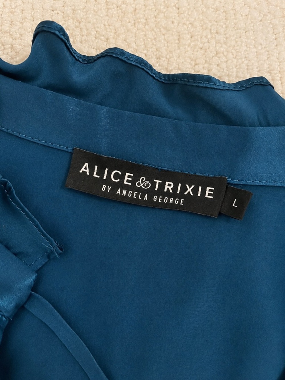 Alice & Trixie 100% Silk Ruffle Sleeve Blouse Teal Tie Neck USA Size L - Picture 5 of 7